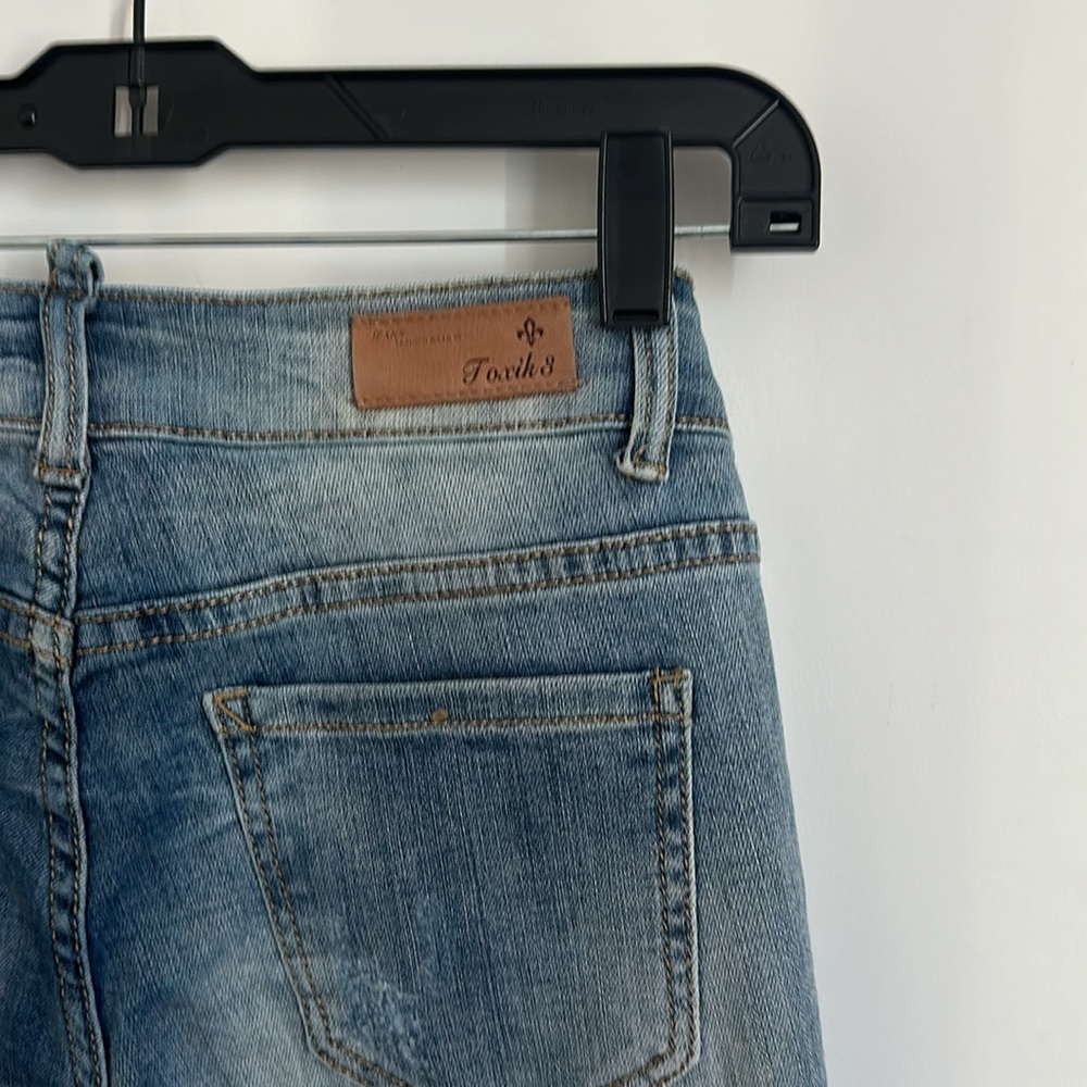 Jeans - Picture 7 of 8